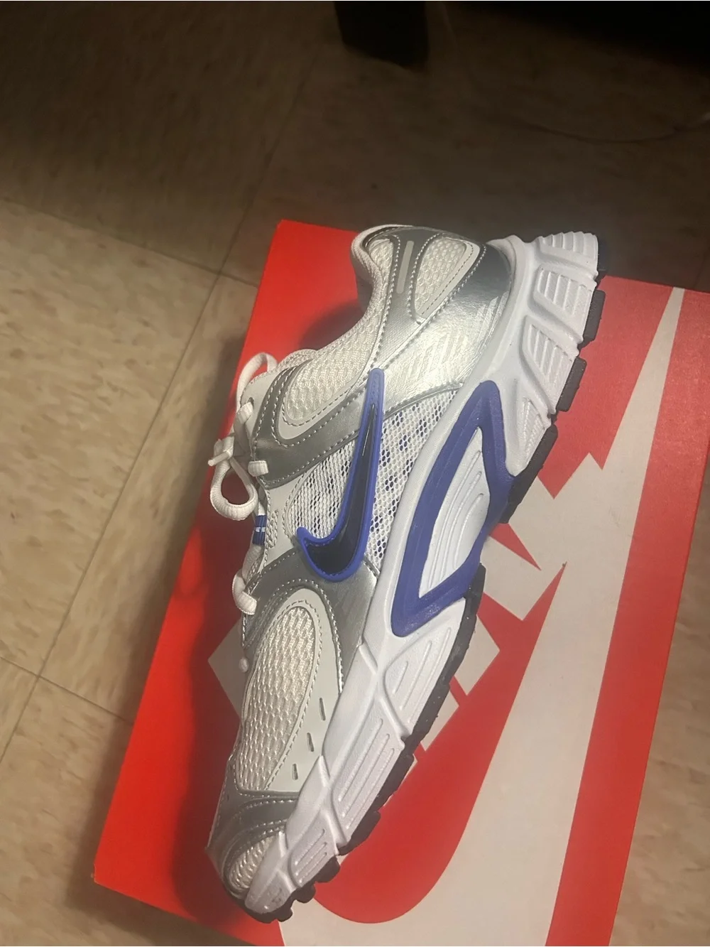 Nike V5 RNR White Silver Blue Trainer with Bold Blue Swoosh
